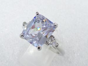 クリスタル　指輪(24号)